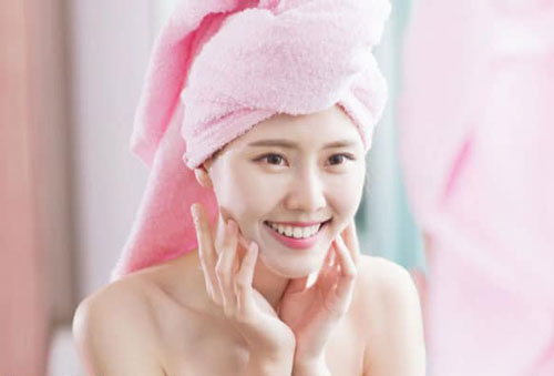 Làm điều này khi rửa mặt trong 30 giây, cả đời không lo bị mụn đầu đen, da lại sáng mịn