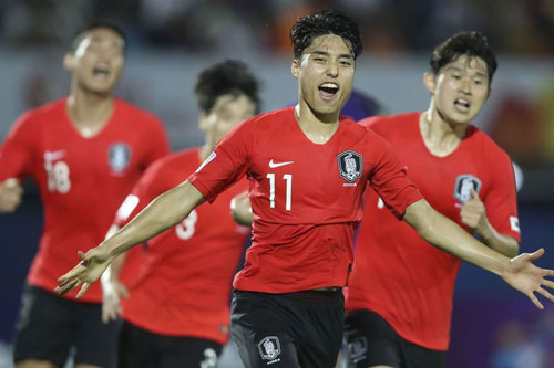 CLIP: Để thua U23 Hàn Quốc, U23 Uzbekistan vẫn may mắn đi tiếp