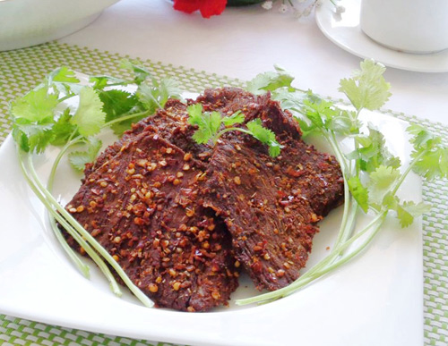 CLIP: Cách làm bò khô bằng nồi cơm điện cực đơn giản cho ngày Tết