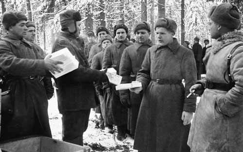 Quân dân Liên Xô đón Năm Mới như thế nào trong Thế chiến 2?