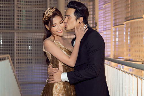 Thúy Diễm khóc thét vì da cháy nắng đen sạm, Lương Thế Thành vẫn ôm hôn không ngừng