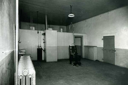 Ảnh chụp tử tù đầu tiên ngồi ghế điện