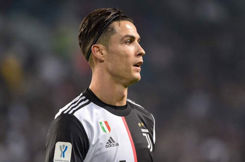 UEFA bị tố thay đổi phiếu bầu Đội hình của năm để cố 'nhồi nhét' Ronaldo