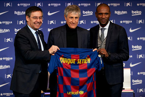 Tân HLV Quique Setien của Barcelona là ai?