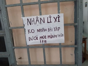 Gần Tết, các bạn học sinh to gan treo “tối hậu thư” trước lớp để nhắc khéo cô giáo khiến dân mạng vừa cười vừa đồng cảm
