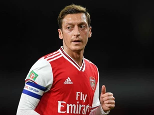 Chuyển nhượng Arsenal: Bất chấp chỉ trích, Ozil vẫn muốn gia hạn hợp đồng