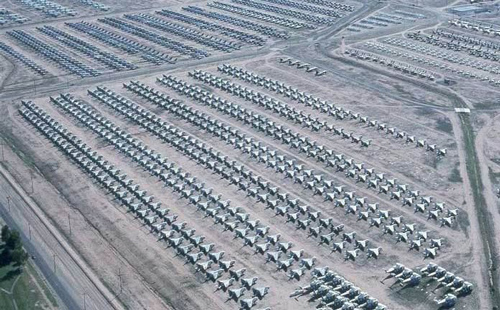 Choáng ngợp "nghĩa địa" máy bay của Mỹ: Kẻ ăn không hết, người lần không ra