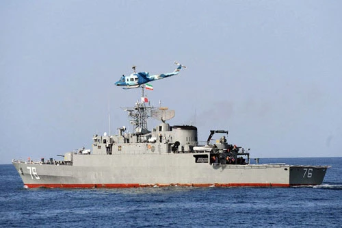 Iran đã hạ thủy tàu khu trục nội địa Jamaran thuộc lớp Mowdge vào năm 2010; đến thời điểm hiện tại, Hải quân Iran đã có 5 tàu lớp này, đây là những tàu mặt nước mạnh nhất trong Hải quân Iran hiện nay.