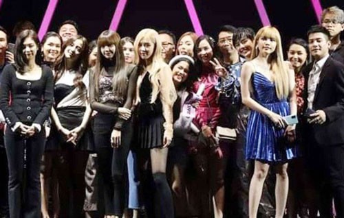 Thiều Bảo Trâm đã có khoảnh khắc chung khung hình với Lisa (Black Pink), nhan sắc thế nào mà thường bị so sánh?