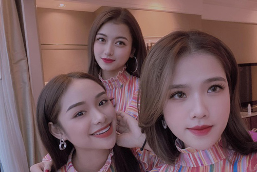 Hình ảnh đời thường của 2 girl xinh theo bạn gái tin đồn Quang Hải cổ vũ trận U23 Việt Nam gặp Triều Tiên