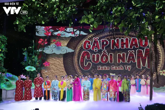 Cười nghiêng ngả với Gặp nhau cuối năm xuân Canh Tý 2020