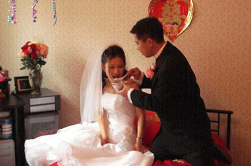 Kết hôn 3 ngày, vợ mới cưới bỏ nhà đi khiến người chồng hoang mang, đi tìm mới biết được những nguyên nhân đắng lòng từ đối phương