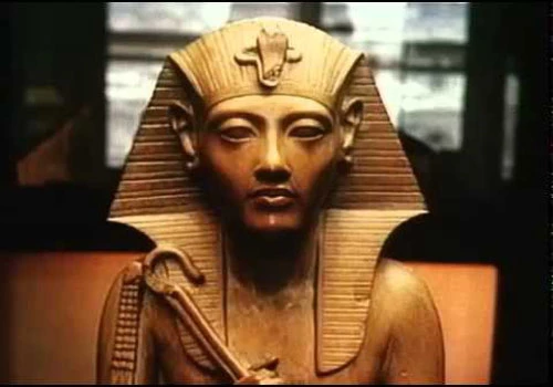 Nhiều tranh vẽ, tượng cổ và phim ảnh mô tả pharaoh Ai Cập có thân hình chuẩn, cơ thể vạm vỡ và lực lưỡng.