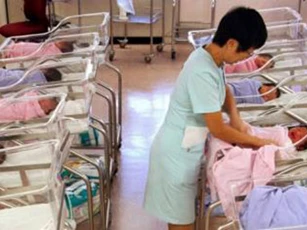 Tỷ lệ sinh ở Trung Quốc giảm xuống mức thấp nhất trong 70 năm