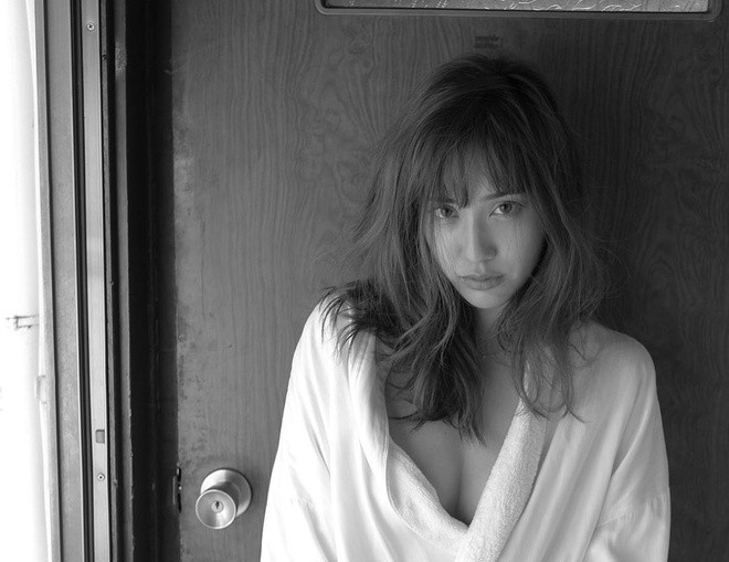 Điếng người trước nhan sắc của 'bông hồng lai' Nhật - Mỹ