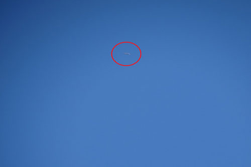 'Sửng sốt' trước UFO hình điếu xì gà đang cháy trên không trung