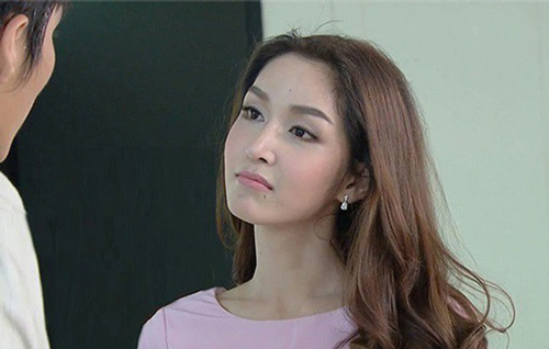 Vật lộn rửa bát đũa 1 mình trong khi 3 chị chồng ngồi chơi không, tôi chỉ thỏ thẻ 1 câu lại khiến họ răm rắp đi làm