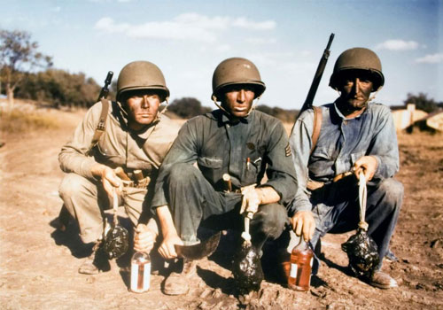 Kỳ bí sự ra đời của bom xăng: Vũ khí từng mang tên... Ngoại trưởng Liên Xô