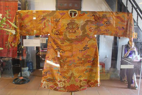 Ngắm hiện vật vô giá chốn cung đình xưa