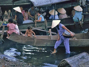 Kho ảnh khổng lồ về Việt Nam 1991-1993: Ghé thăm chợ Đông Ba