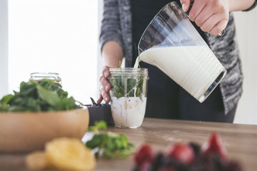 Người trưởng thành cần bao nhiêu canxi mỗi ngày?