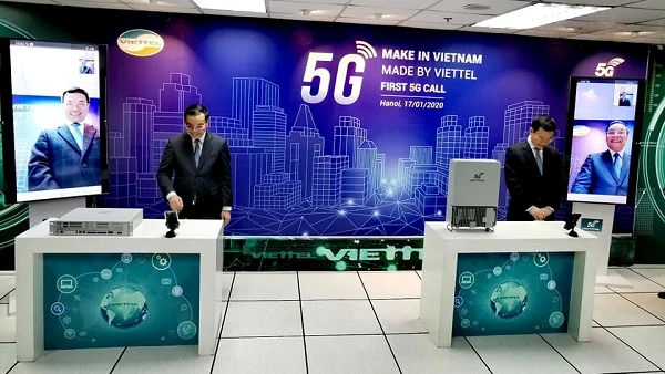 Viettel chính thức thực hiện cuộc gọi 5G đầu tiên trên thiết bị do Viettel sản xuất.