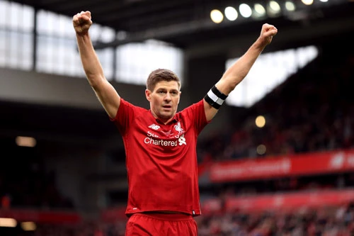 Tiền vệ trung tâm: Steven Gerrard (Liverpool).