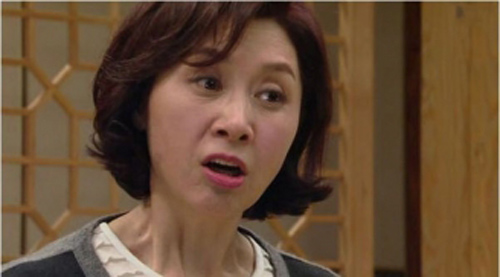 Chị chồng bị nhà chồng khinh rẻ, mẹ chồng trút hết bực dọc lên người con dâu