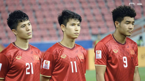 Đình Trọng nhận thẻ đỏ, bị treo giò ở vòng loại World Cup 2022