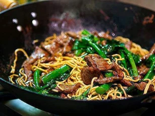 Mì xào nếu bỏ qua bước quan trọng này đảm bảo sẽ luôn khô dai, chẳng thể bóng mượt, ngon đúng chuẩn