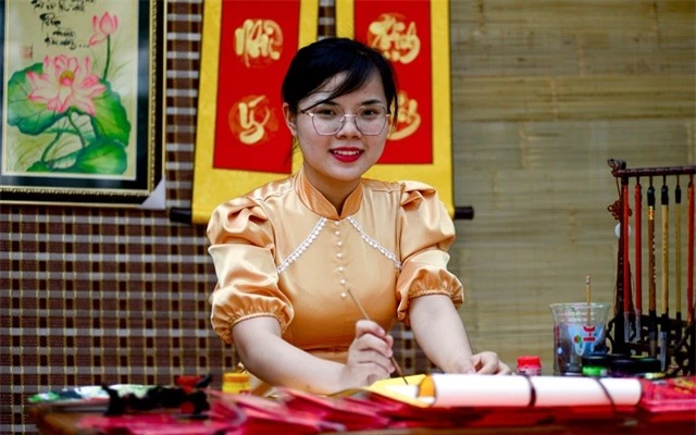 Bà đồ trên phố Sài Gòn.jpg