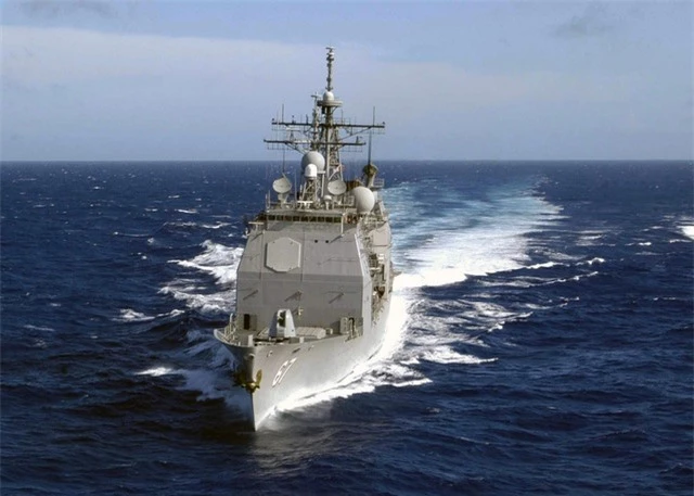 Mỹ điều tàu chiến qua eo biển Đài Loan giữa lúc căng thẳng - 1