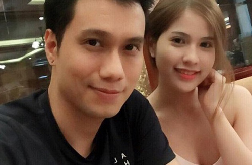 Việt Anh và vợ cũ bất ngờ "tái hợp" sau 7 tháng ly hôn, cùng đưa con trai tới trường dự ngày hội cuối năm