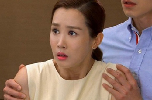 Từ ngoại về sau nghỉ lễ, nàng dâu bị đuổi ra khỏi nhà vì dám tụ tập nói xấu mẹ chồng và sự thật không ngờ