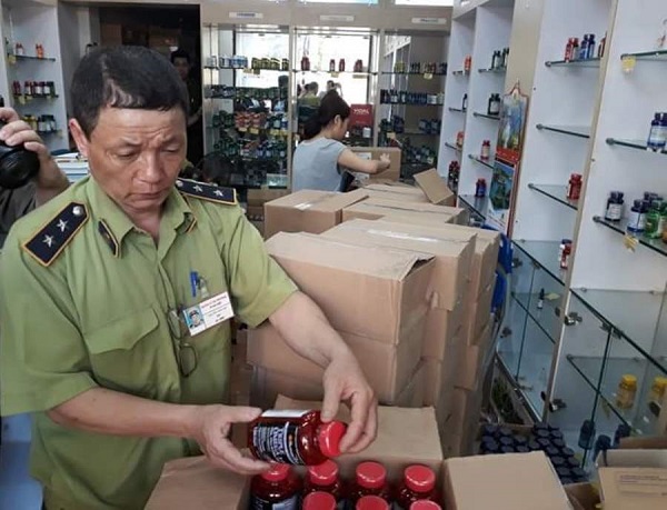 Bộ TT&TT công bố 2 số điện thoại tiếp nhận tố giác buôn bán hàng giả, vi phạm bản quyền trên Internet dịp Tết Canh Tý 2020