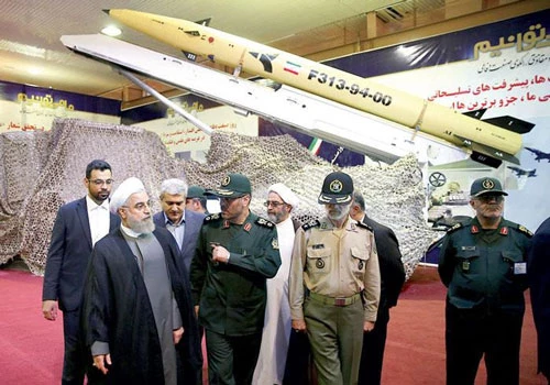 Là một quốc gia rộng lớn, với sức mạnh đáng kể ở Trung Đông, trong kho vũ khí của mình, Iran hiện có nhiều loại tên lửa đạn đạo khác nhau; có loại đạt tới tầm bắn trên 2.000 km, đủ sức bao trùm toàn bộ khu vực Trung Đông.