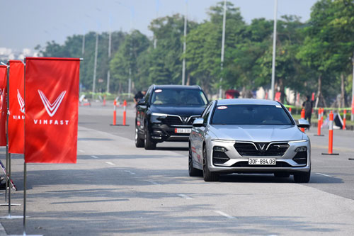 Hơn 17.000 khách hàng đặt mua ôtô VinFast