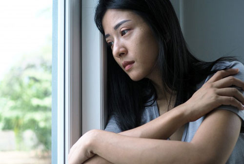 2 năm sống ở nhà chồng mà cứ đến bữa cơm là tôi lại choáng váng không thể nuốt nổi, đặc biệt là những hôm nhà có thịt gà