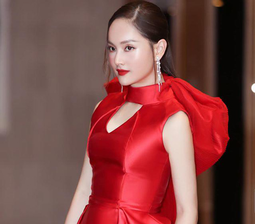 Lan Phương bỗng nhiên gợi cảm đến lạ thường