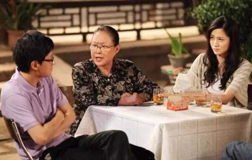 Mưu cao của nàng dâu mới sau khi nghe mẹ chồng tuyên bố: "Ngày làm 3 mâm cỗ cúng Tết" khéo léo kéo bố chồng về phe còn mẹ chồng thì “ngã ngửa”