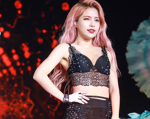 Main vocal quyễn rũ hàng đầu Kpop gây sốc khi tiết lộ “né” SM vì tự ti về ngoại hình, thử giọng gần 50 lần nhưng trượt gần hết!