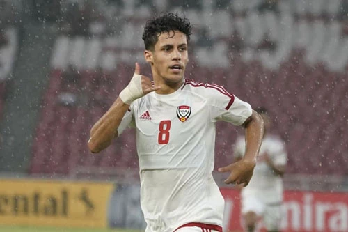 Tiền vệ cánh trái: Ali Saleh (U23 UAE).