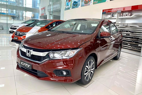 Các hãng vẫn ra sức giảm giá xe xả hàng tồn trước Tết