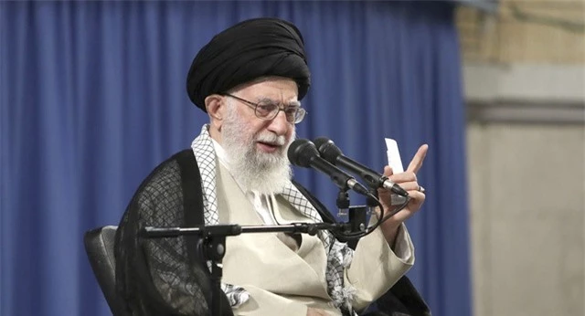 Lãnh tụ tối cao Iran nói cuộc tấn công tên lửa là cú đánh vào mặt Mỹ - 1