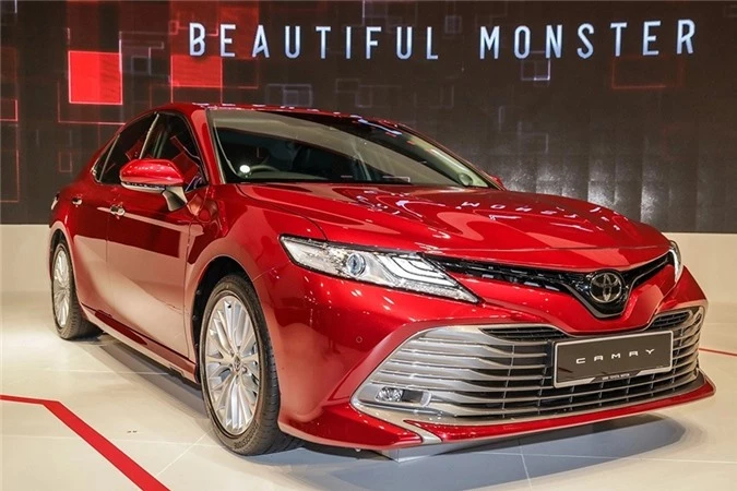 Sedan 1 tỷ : Toyota Camry vẫn độc tôn