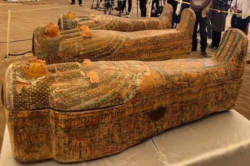 Ngoài kim tự tháp, đất nước Ai Cập còn nổi tiếng với những xác ướp hàng ngàn năm tuổi được bảo quản khá tốt nên còn gần như nguyên vẹn. Chính vì vậy, nhiều chuyên gia, nhà khoa học dành nhiều thời gian và tâm huyết để nghiên cứu, giải mã những bí mật về thủ thuật ướp xác của người Ai Cập.