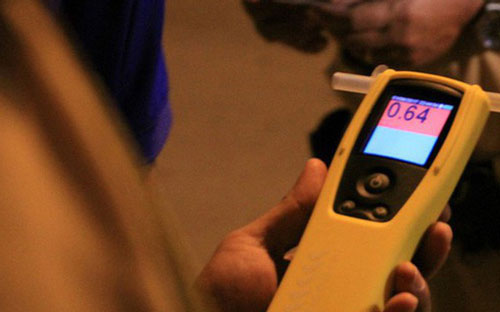  Clip: “Dân nhậu” tìm ra giải pháp nỗi lo nồng độ cồn