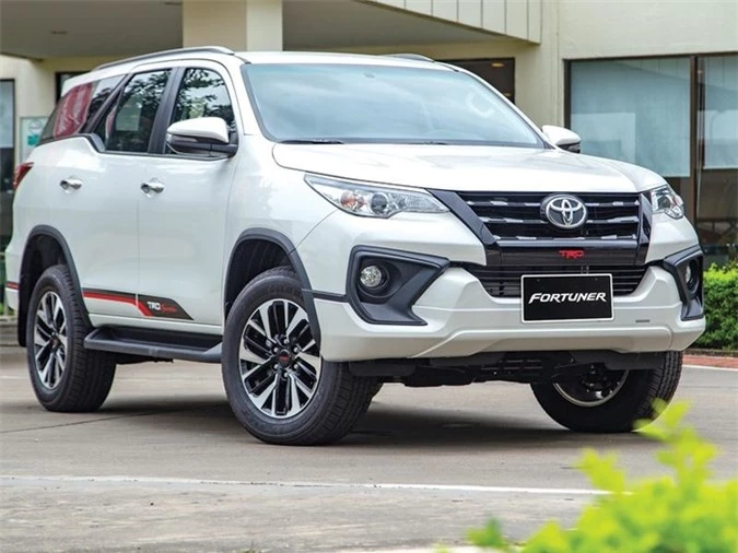 Toyota Fortuner.