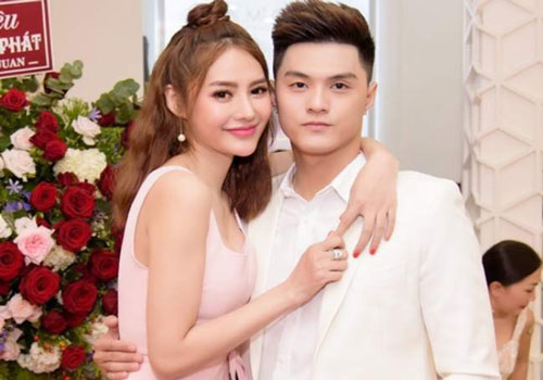 "Soi" thời trang của những cặp đôi bị ném đá nhiều nhất trong showbiz Việt