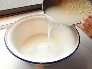 Trước khi ngủ, thoa nước này lên mặt, mụn trứng cá, mụn ẩn nhiều bao nhiêu cũng hết sạch